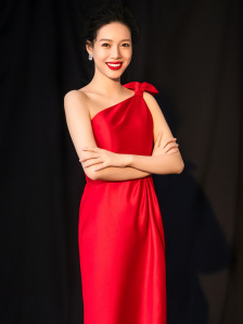 美女扒开屁股让人捅